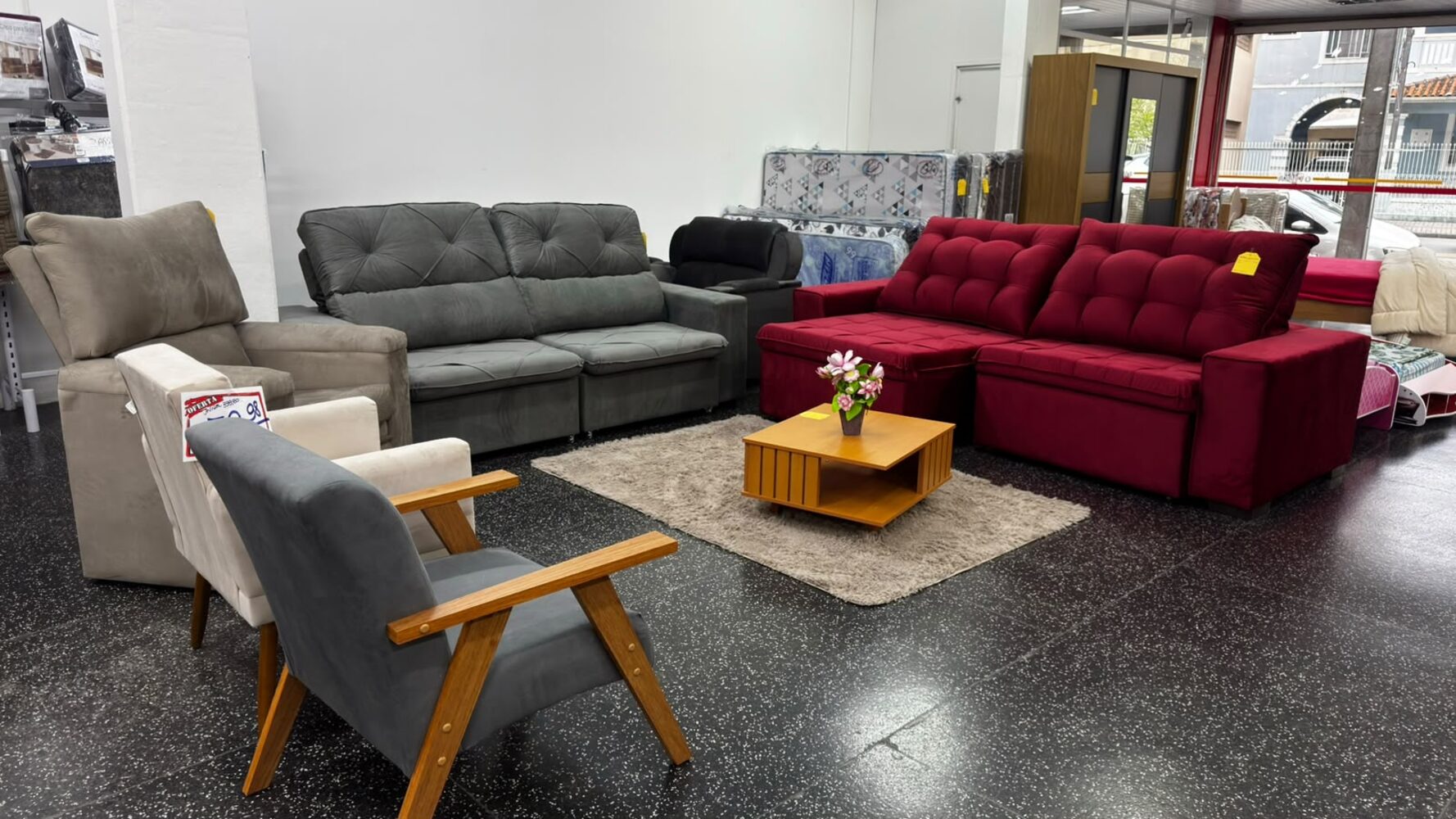 Sofás e poltronas na Loja Ótima
